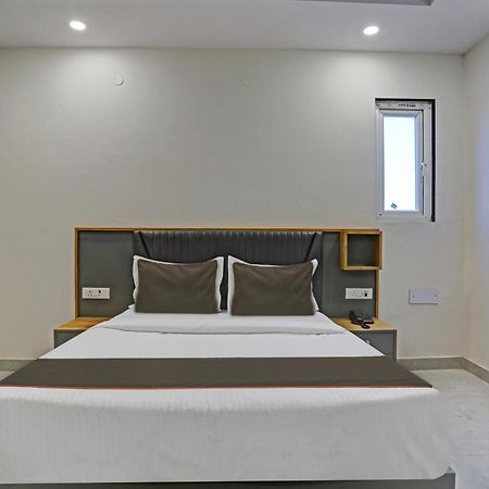 Отель Townhouse Vip Grand Дели Экстерьер фото