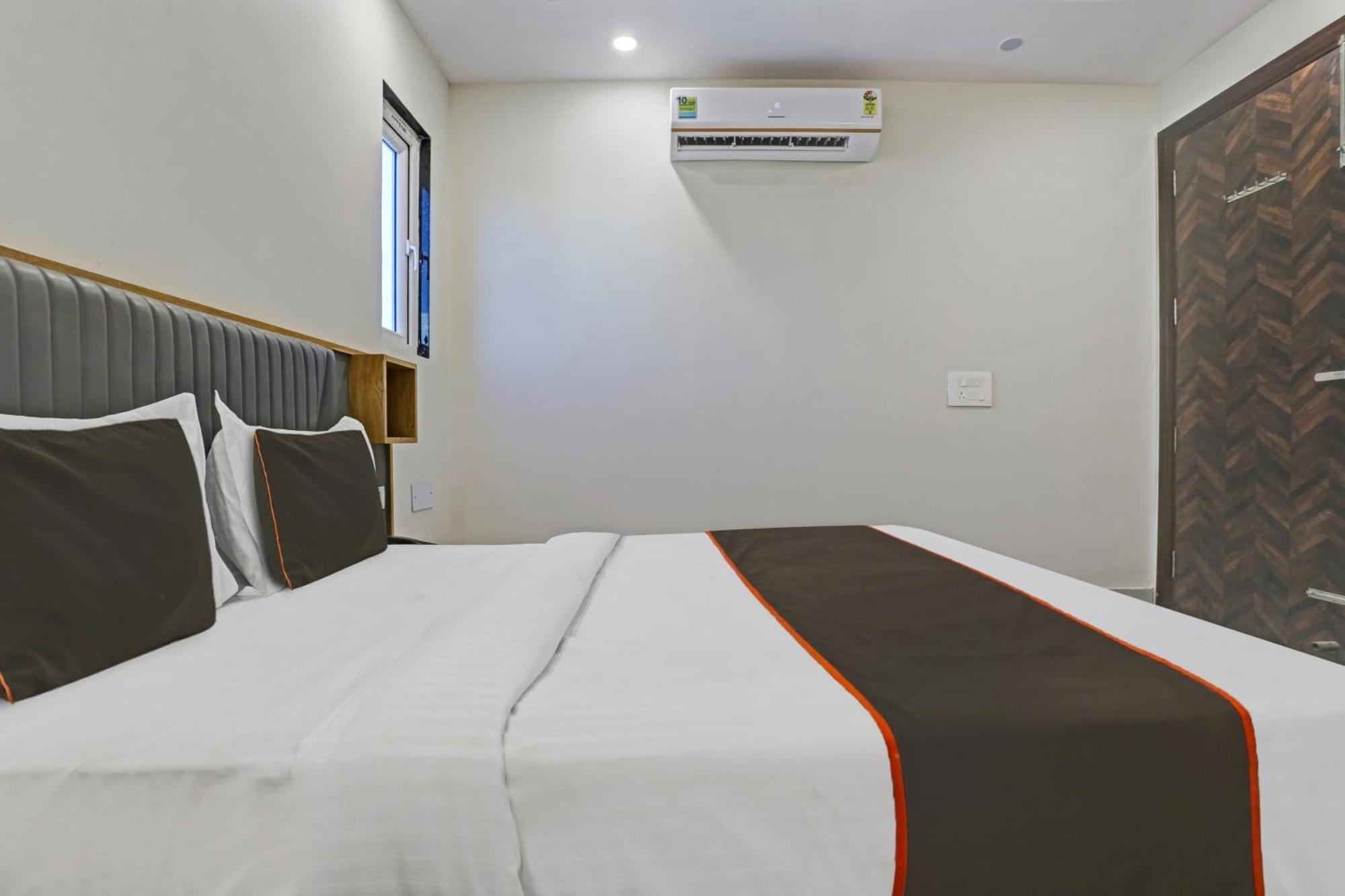Отель Townhouse Vip Grand Дели Экстерьер фото