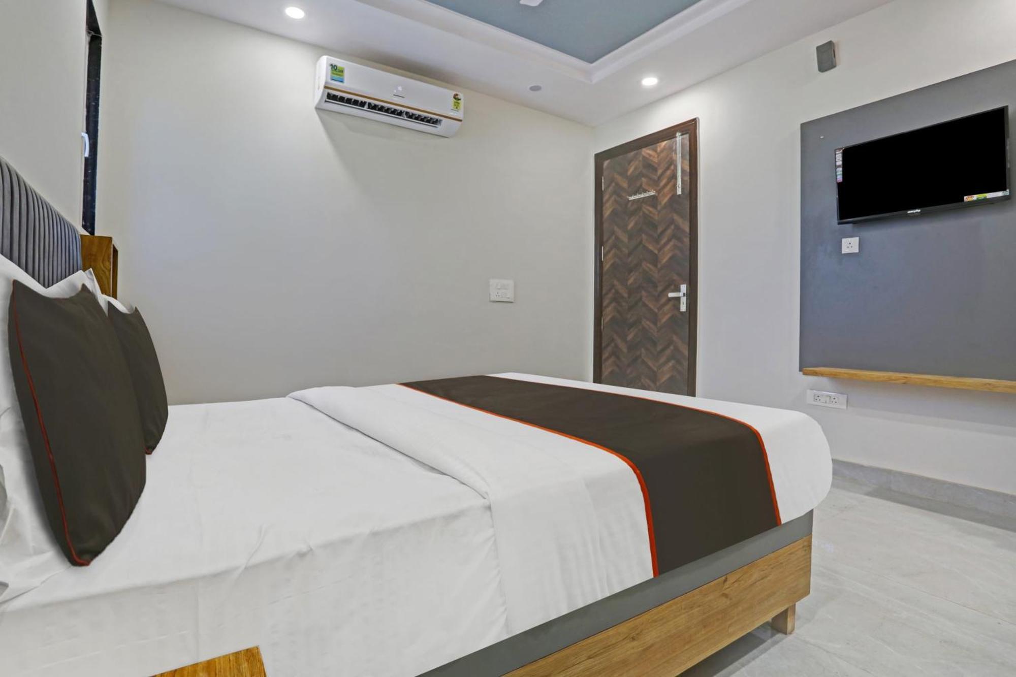 Отель Townhouse Vip Grand Дели Экстерьер фото