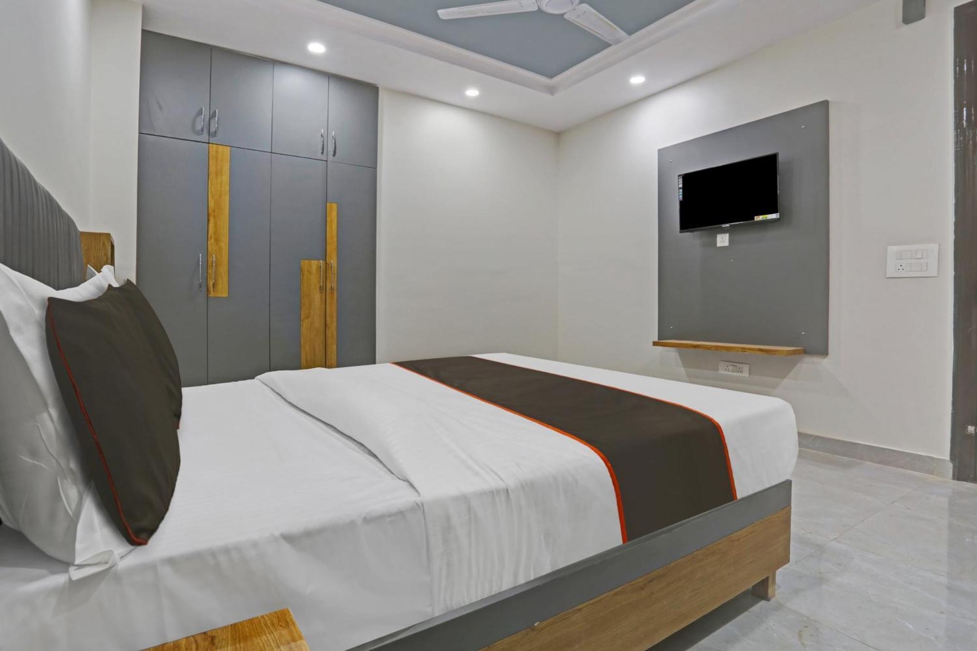 Отель Townhouse Vip Grand Дели Экстерьер фото