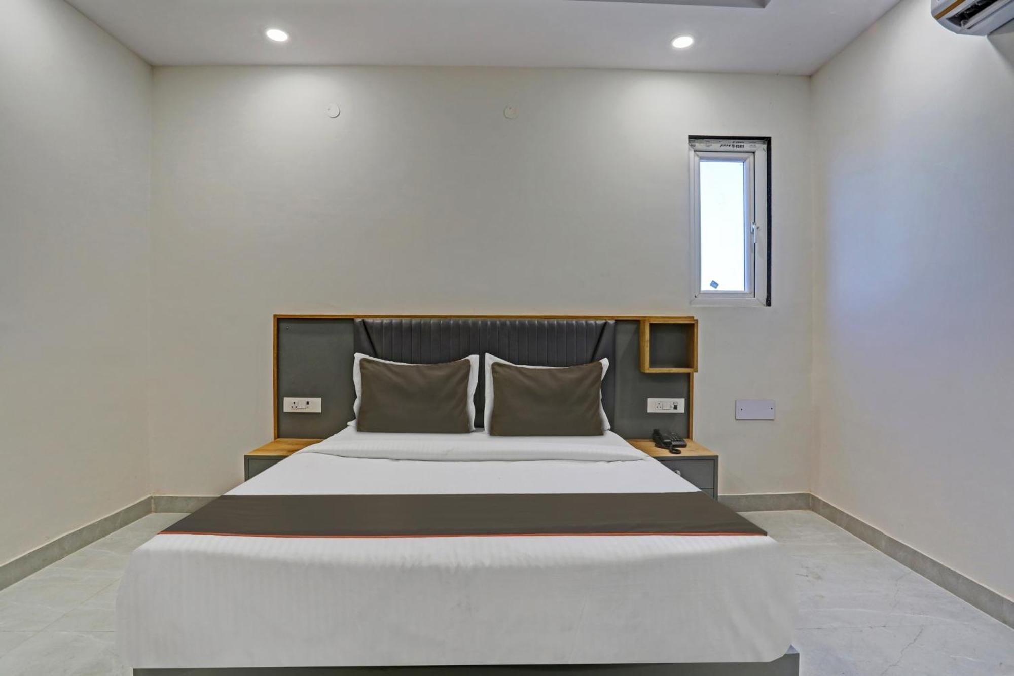 Отель Townhouse Vip Grand Дели Экстерьер фото