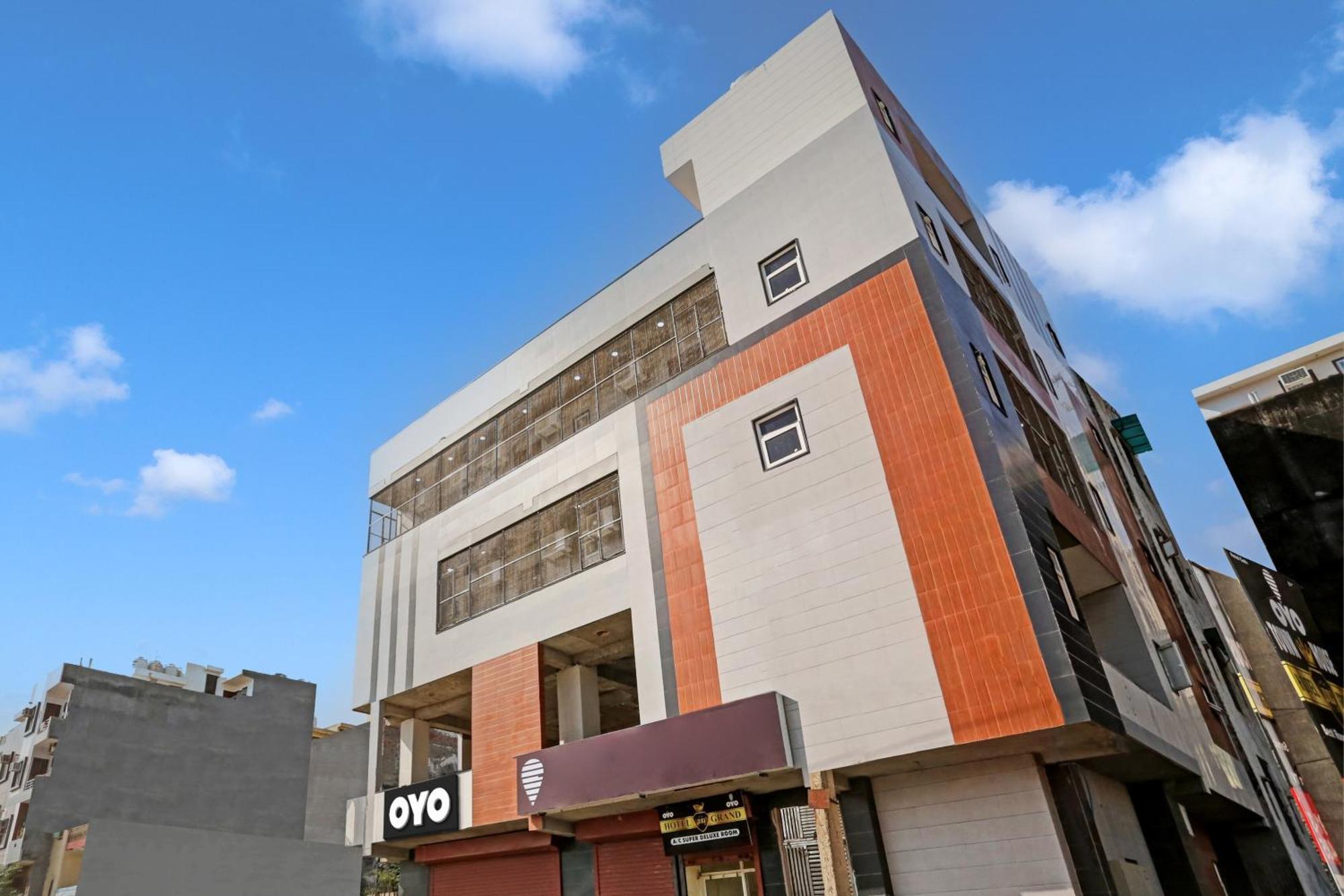Отель Townhouse Vip Grand Дели Экстерьер фото