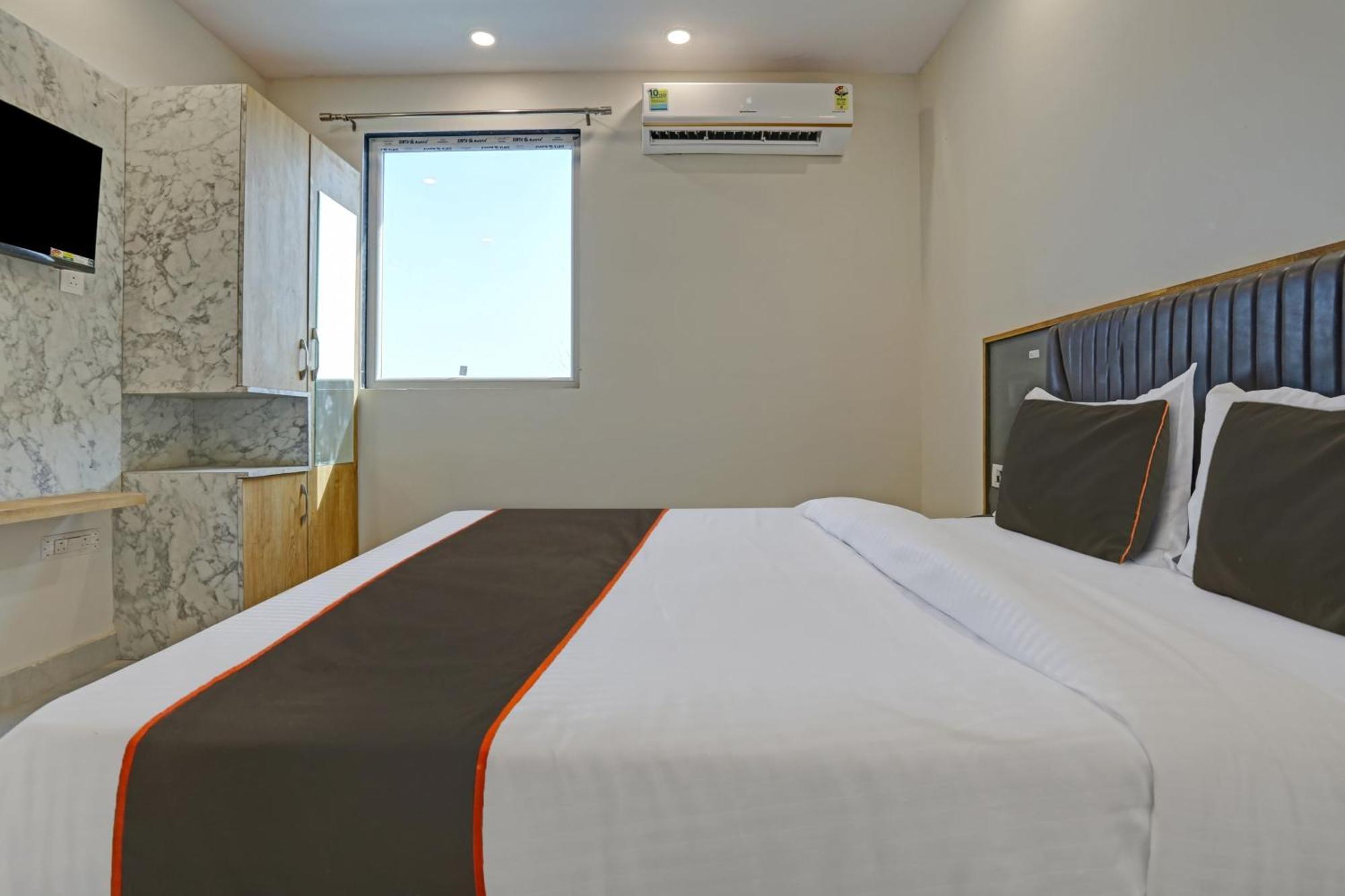 Отель Townhouse Vip Grand Дели Экстерьер фото